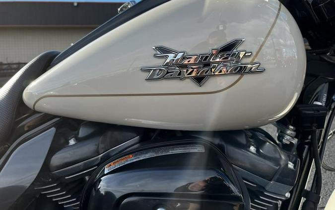 2023 Harley-Davidson® FLRT - Freewheeler®