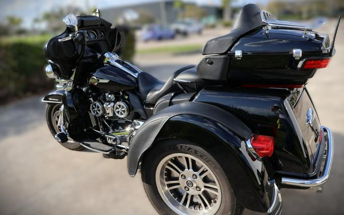 2022 Harley-Davidson Tri Glide Ultra FLHTCUTG