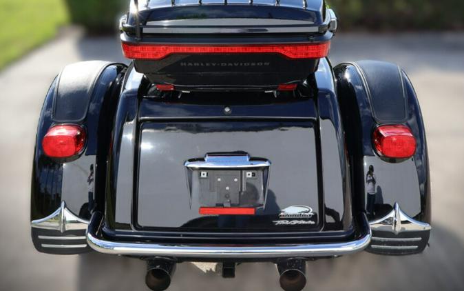 2022 Harley-Davidson Tri Glide Ultra FLHTCUTG