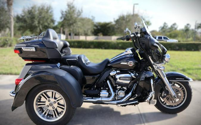 2022 Harley-Davidson Tri Glide Ultra FLHTCUTG