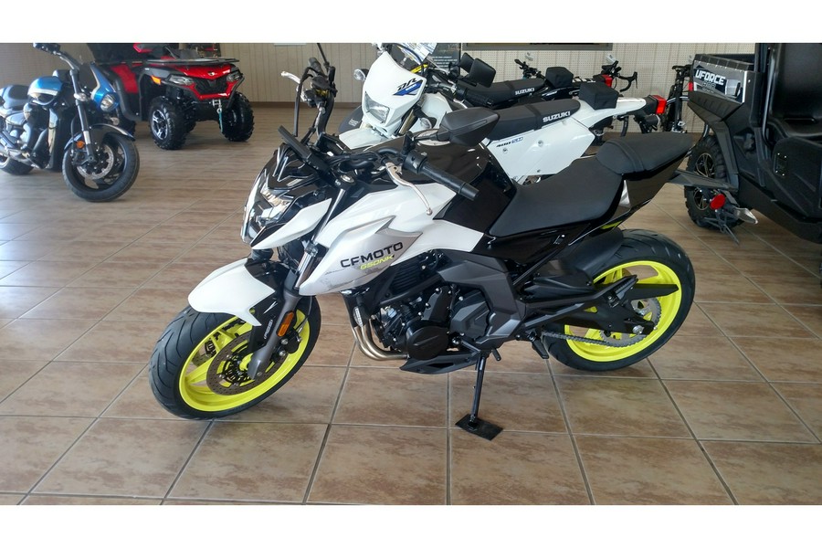 2022 CFMOTO 650NK NEBULA WHITE