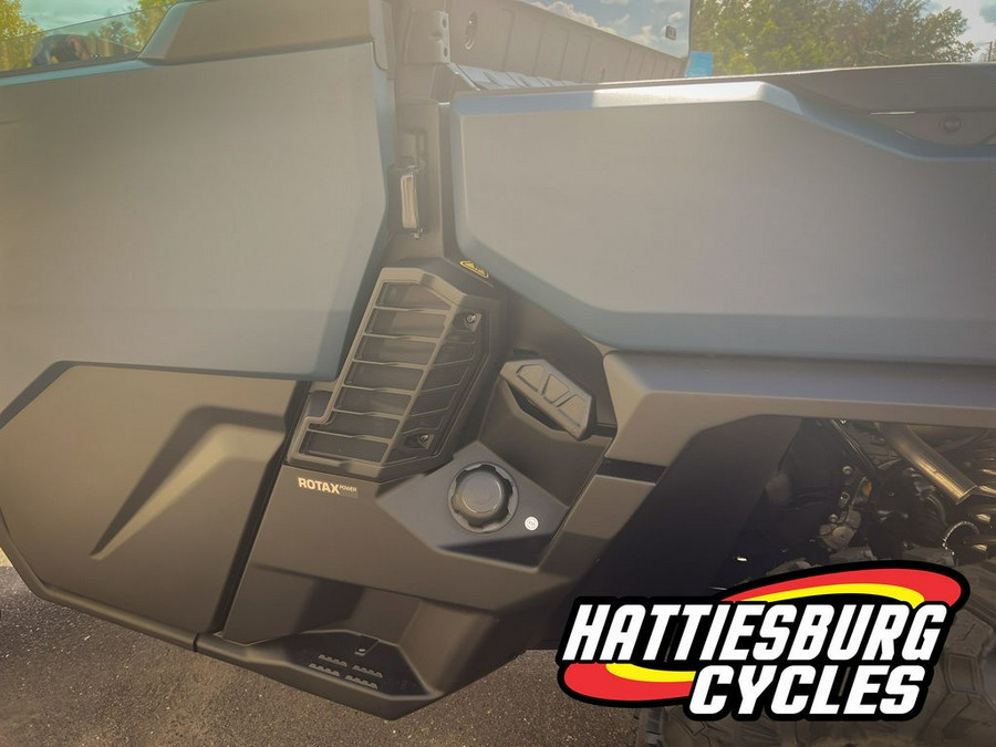 2026 Can-Am Defender Limited HD11