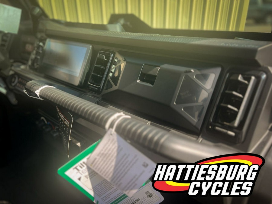 2026 Can-Am Defender Limited HD11