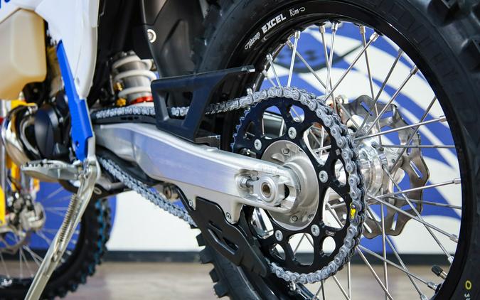 2027 TE 300 - Husqvarna Motorcycles