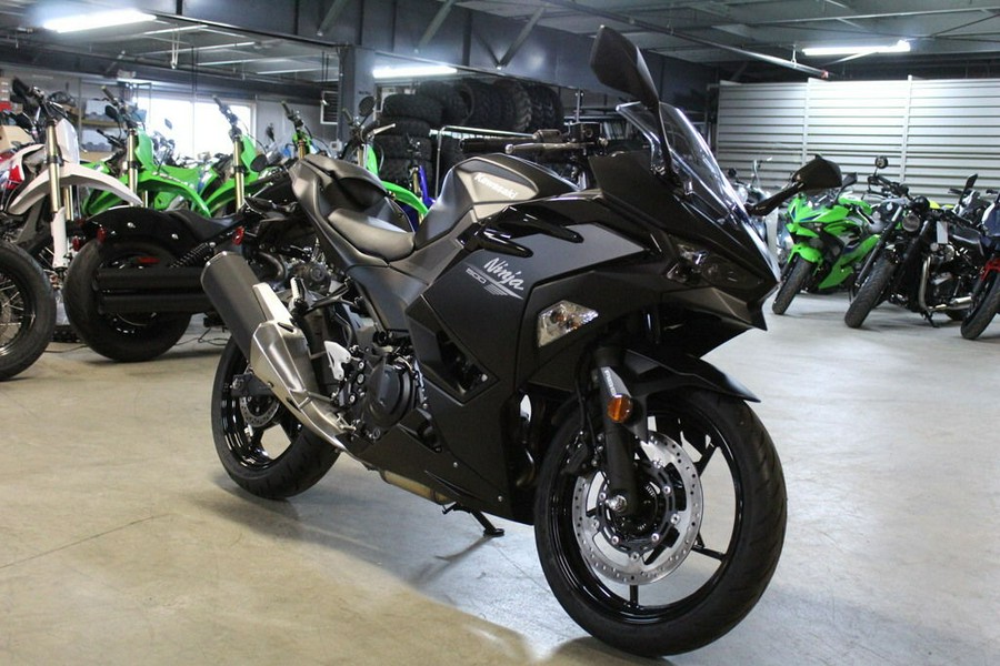 2026 Kawasaki Ninja® 500 ABS
