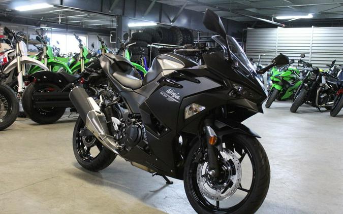 2026 Kawasaki Ninja® 500 ABS