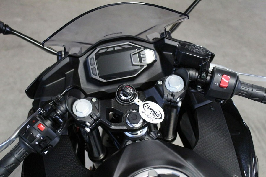 2026 Kawasaki Ninja® 500 ABS