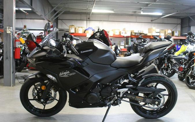 2026 Kawasaki Ninja® 500 ABS