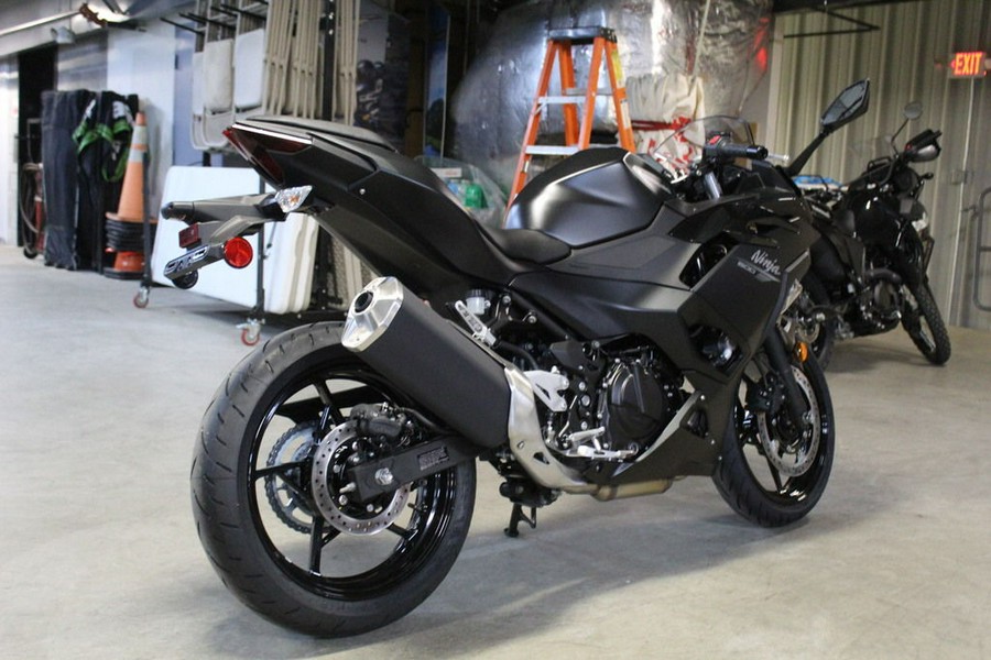 2026 Kawasaki Ninja® 500 ABS