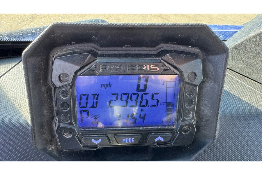 2022 Polaris RANGER 1000 Premium W/ CAB & HEAT