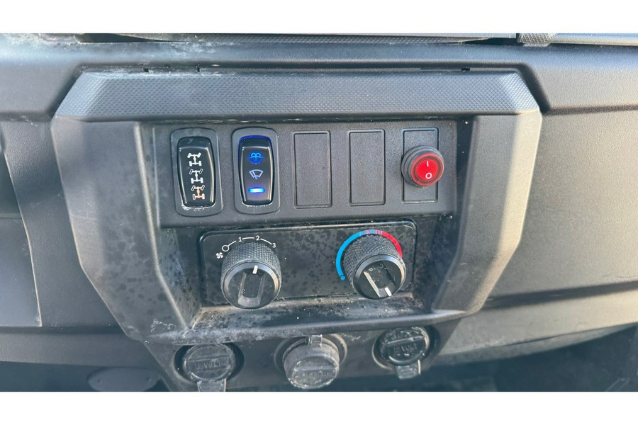 2022 Polaris RANGER 1000 Premium W/ CAB & HEAT