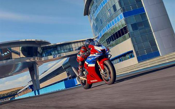 2025 Honda CBR1000RR-R Fireblade SP