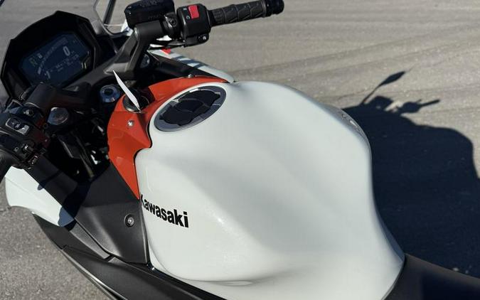 2023 Kawasaki Ninja® 650 Pearl Robotic White/Metallic Matte Graystone