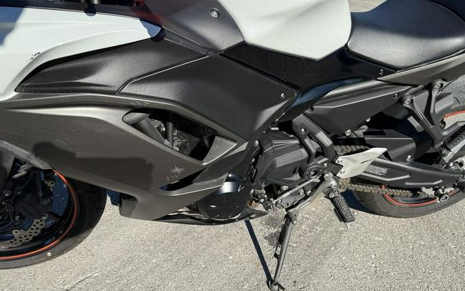2023 Kawasaki Ninja® 650 Pearl Robotic White/Metallic Matte Graystone