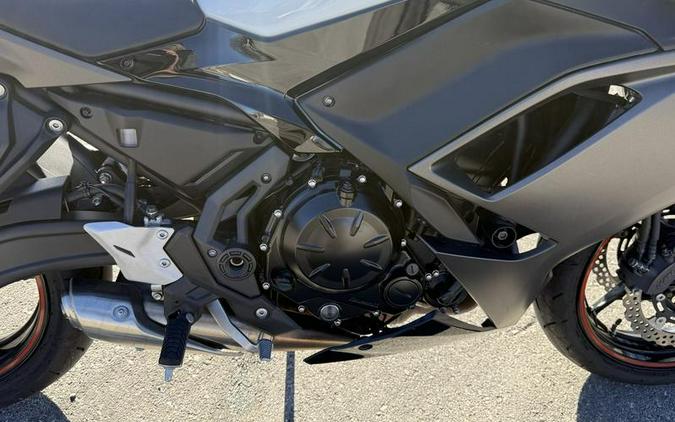 2023 Kawasaki Ninja® 650 Pearl Robotic White/Metallic Matte Graystone