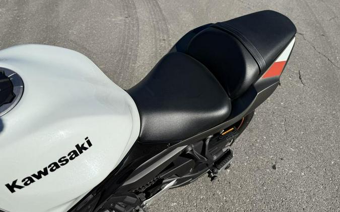 2023 Kawasaki Ninja® 650 Pearl Robotic White/Metallic Matte Graystone