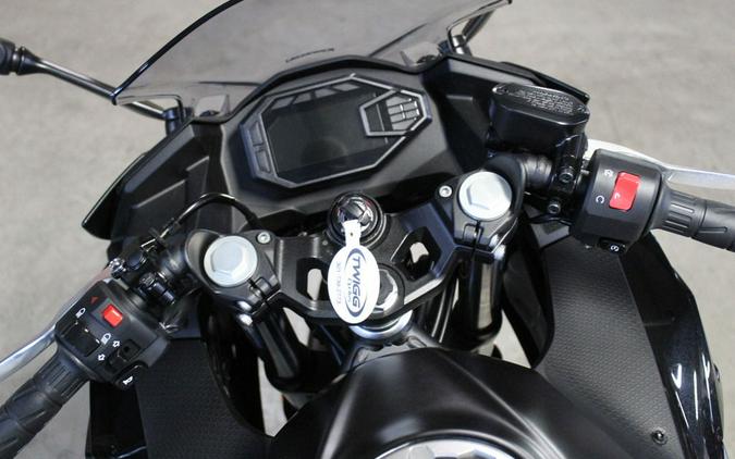 2026 Kawasaki Ninja® 500 Base