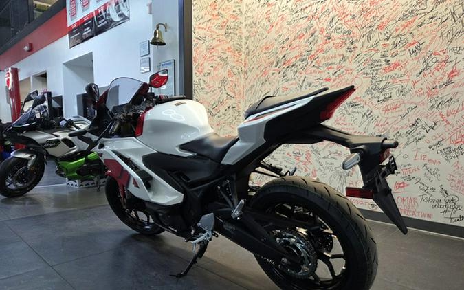 2026 Yamaha YZF R3 ABS