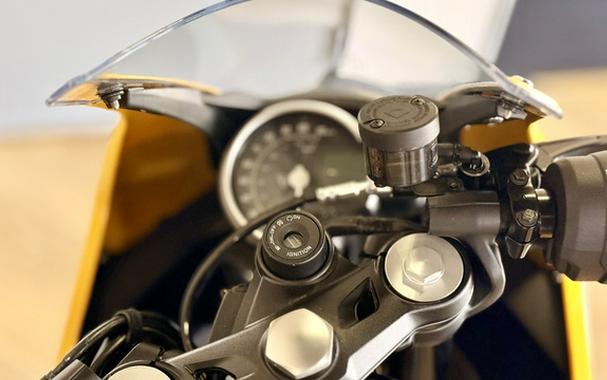 2026 Triumph Thruxton 400