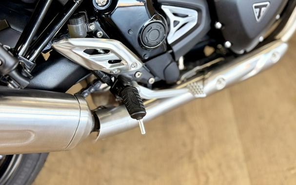 2026 Triumph Thruxton 400