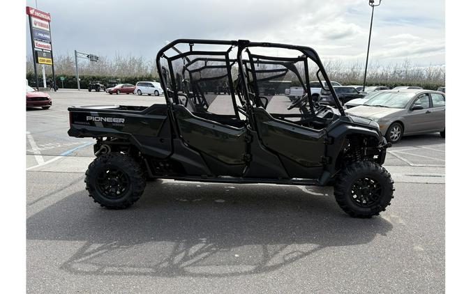 2025 Honda Pioneer 1000-6 Deluxe Crew