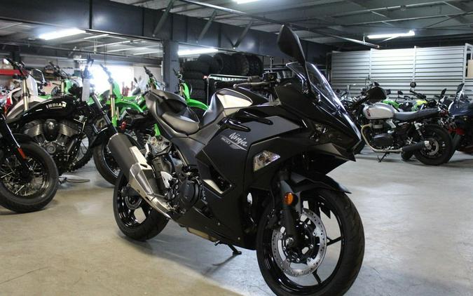 2026 Kawasaki Ninja® 500 Base