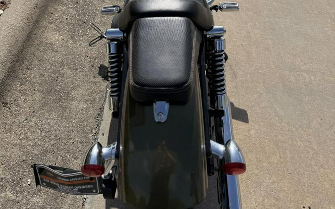 2016 Harley-Davidson Street Bob Olive Gold