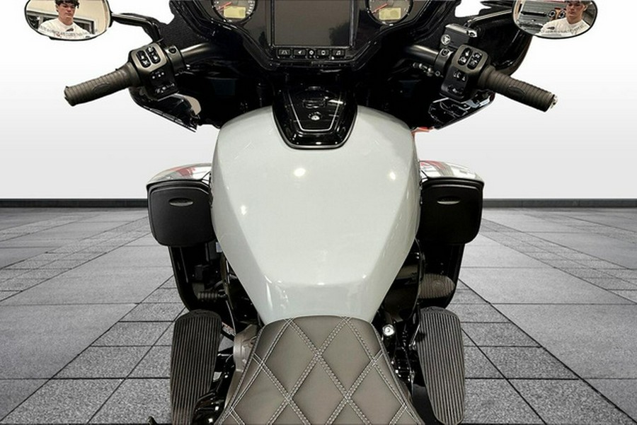 2025 Indian Roadmaster Powerplus Dark Horse 112 Black Smoke