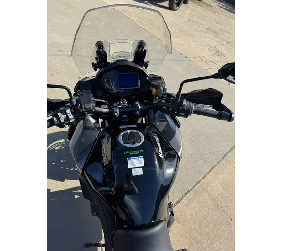 2025 Kawasaki Versys® 1100 SE LT ABS