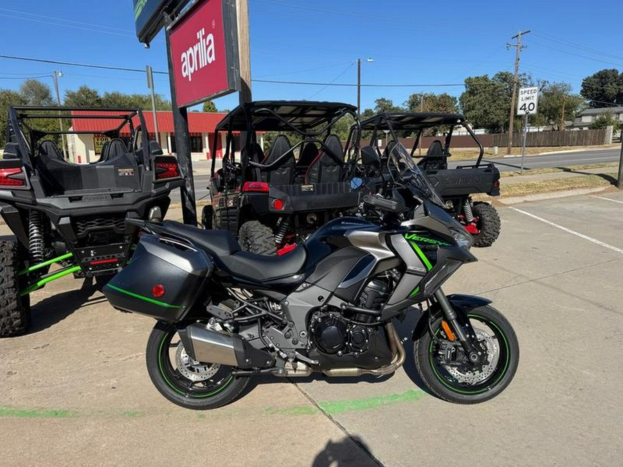 2025 Kawasaki Versys® 1100 SE LT ABS