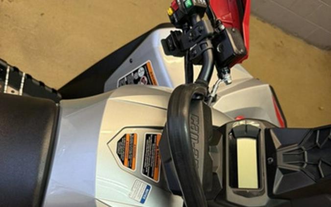 2026 Can-Am Renegade X Mr 1000 R Hyper Silver & Legion Red