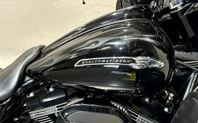 2016 Harley-Davidson® CVO™ Street Glide® CRB CRY/PTM FLM