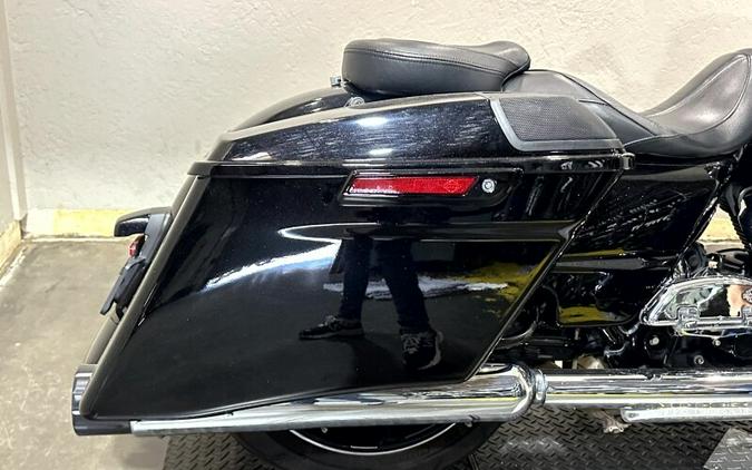 2016 Harley-Davidson® CVO™ Street Glide® CRB CRY/PTM FLM