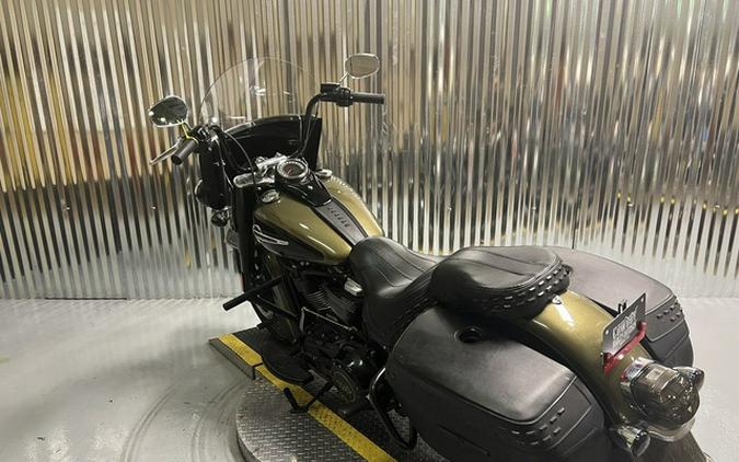 2018 Harley-Davidson Softail FLHCS - Heritage Classic 114