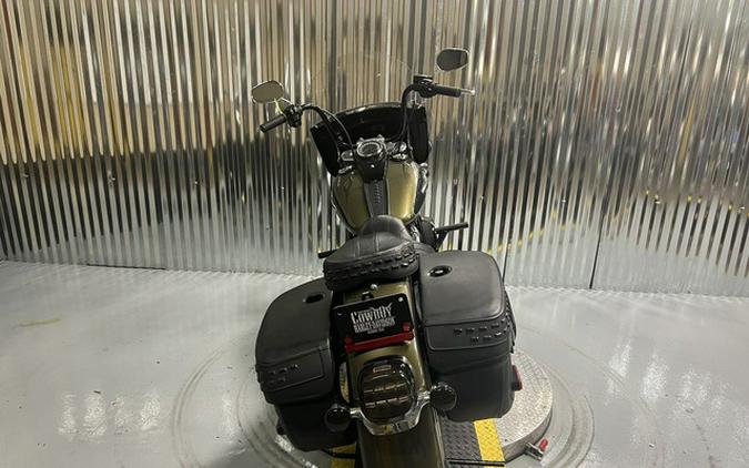 2018 Harley-Davidson Softail FLHCS - Heritage Classic 114