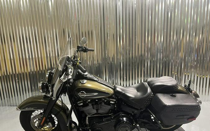 2018 Harley-Davidson Softail FLHCS - Heritage Classic 114