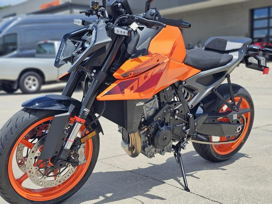 2024 KTM 990 Duke