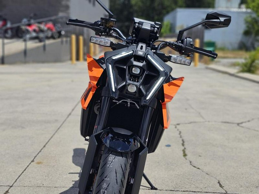 2024 KTM 990 Duke