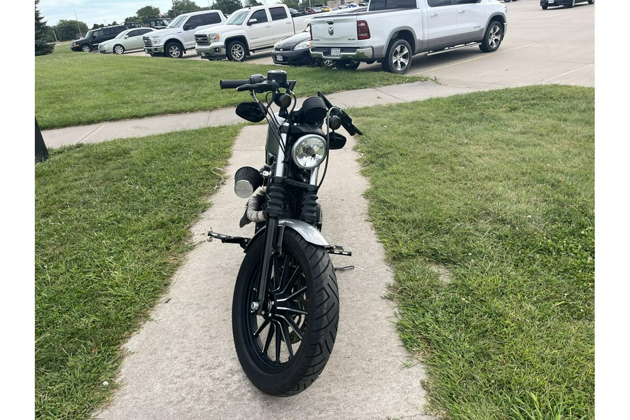 2015 Harley-Davidson® SPORTSTER IRON 883