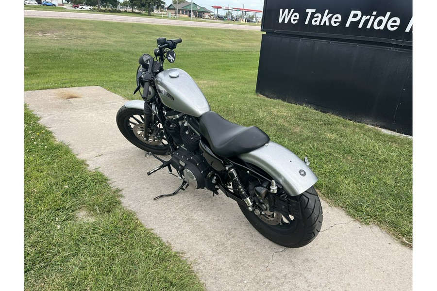 2015 Harley-Davidson® SPORTSTER IRON 883