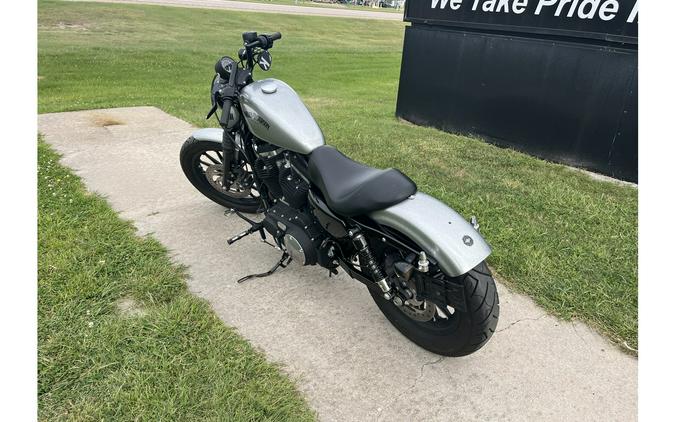 2015 Harley-Davidson® SPORTSTER IRON 883