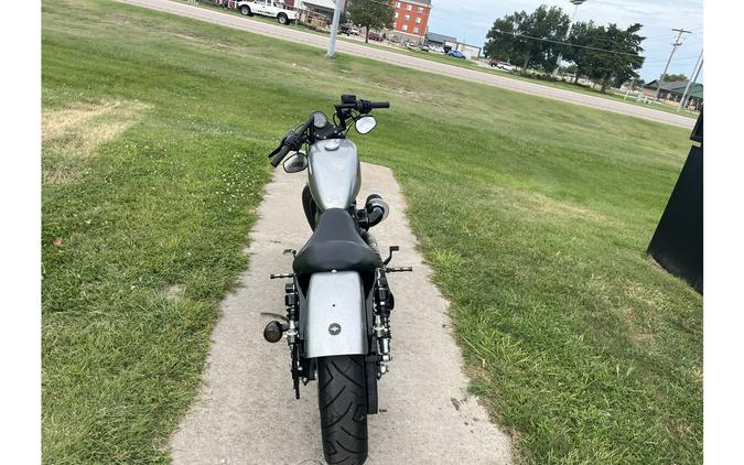 2015 Harley-Davidson® SPORTSTER IRON 883