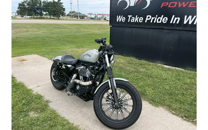 2015 Harley-Davidson® SPORTSTER IRON 883