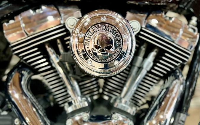 2011 FLHRC - Road King Classic