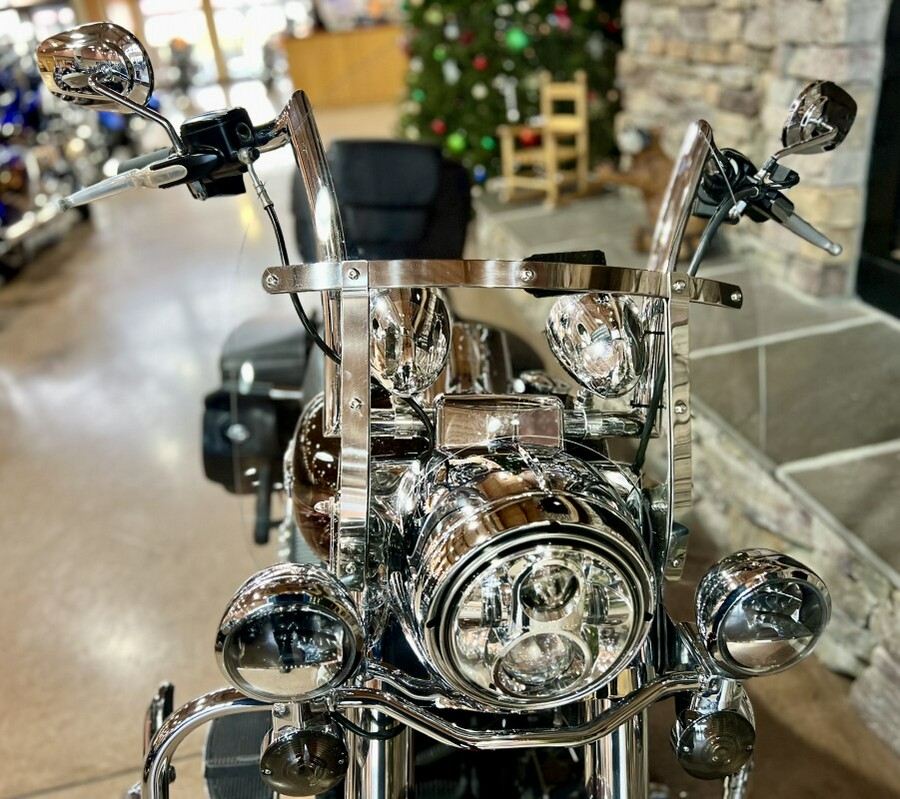 2011 FLHRC - Road King Classic