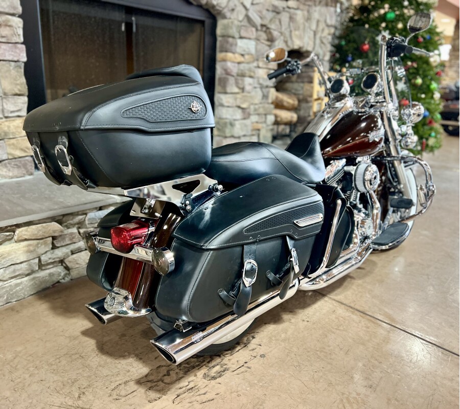 2011 FLHRC - Road King Classic