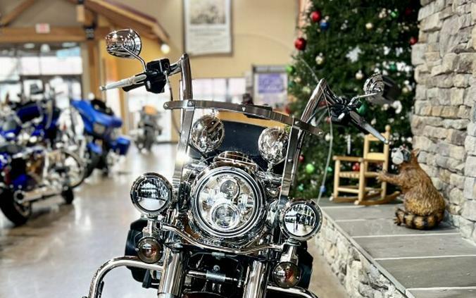 2011 FLHRC - Road King Classic