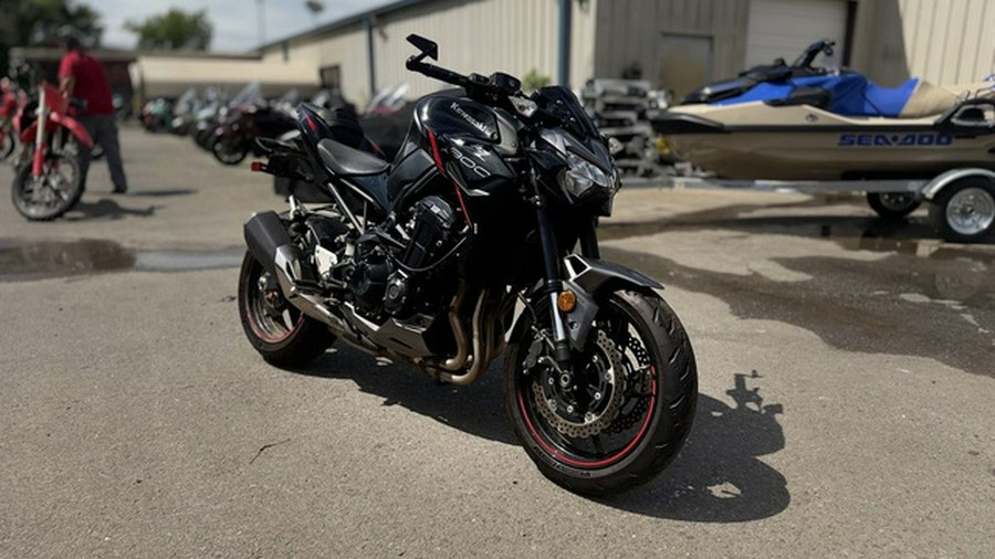 2023 Kawasaki Z900 ABS Metallic Black/Graphite Gray/Flat Black