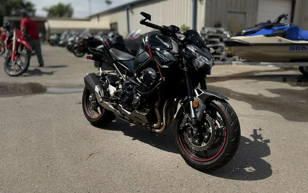 2023 Kawasaki Z900 ABS Metallic Black/Graphite Gray/Flat Black