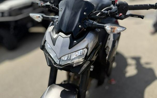 2023 Kawasaki Z900 ABS Metallic Black/Graphite Gray/Flat Black